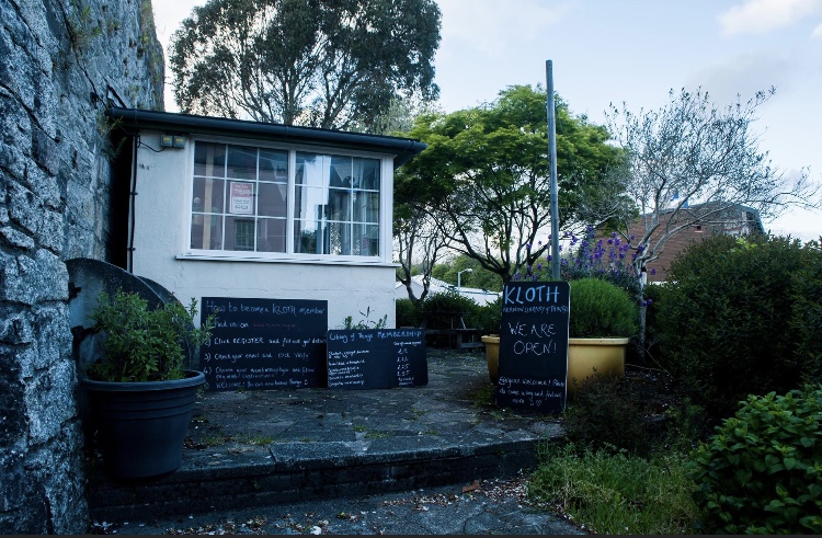 The image shows the Old Gentlemen's Hut on Quay Hill, Penryn